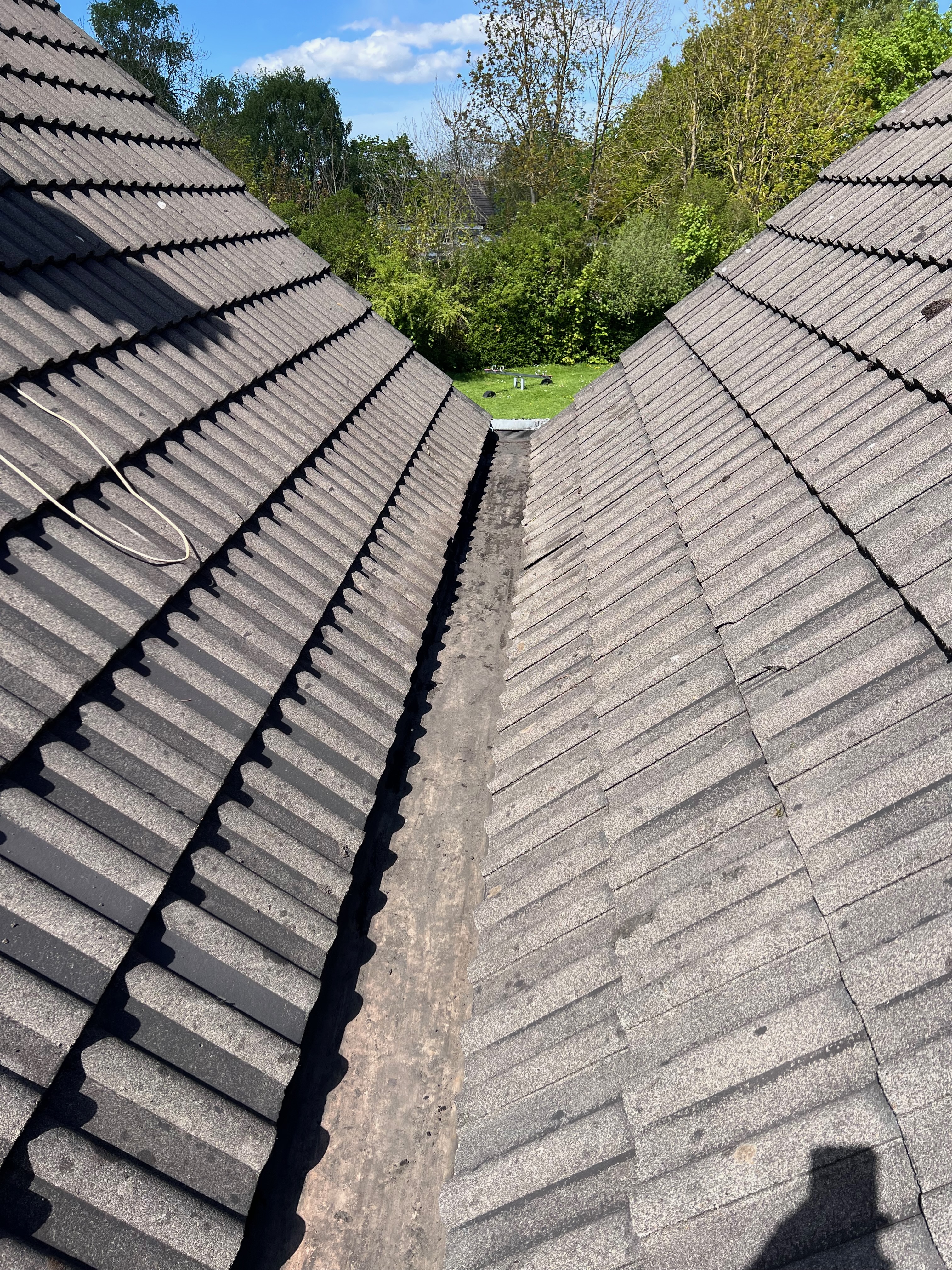 Saubere Dachrinne nach Reinigung – nachher